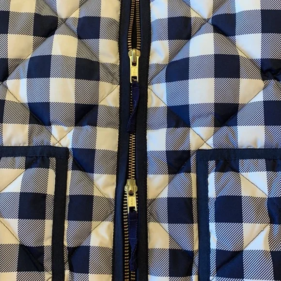J. Crew Down Buffalo Check Puffer Vest Navy/White Medium EUC Reposhed - Picture 14 of 16